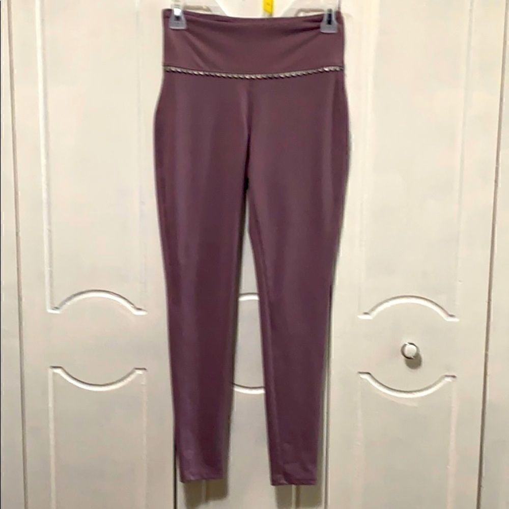 Jessica Simpson “ The Warmup” leggings lilac S